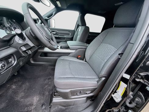 New 2026 RAM 3500 Big Horn AWD/4WD image 22