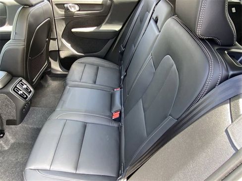 New 2025 Volvo XC40 B5 Core w/ Protection Package Premier image 18