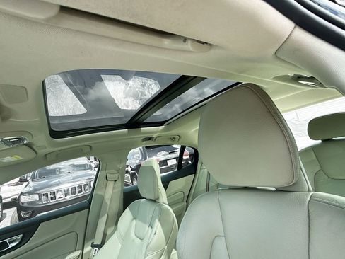 Used 2022 Volvo S60 B5 Inscription FWD image 24