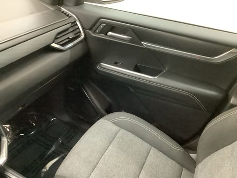 Used 2025 GMC Acadia Elevation FWD image 22
