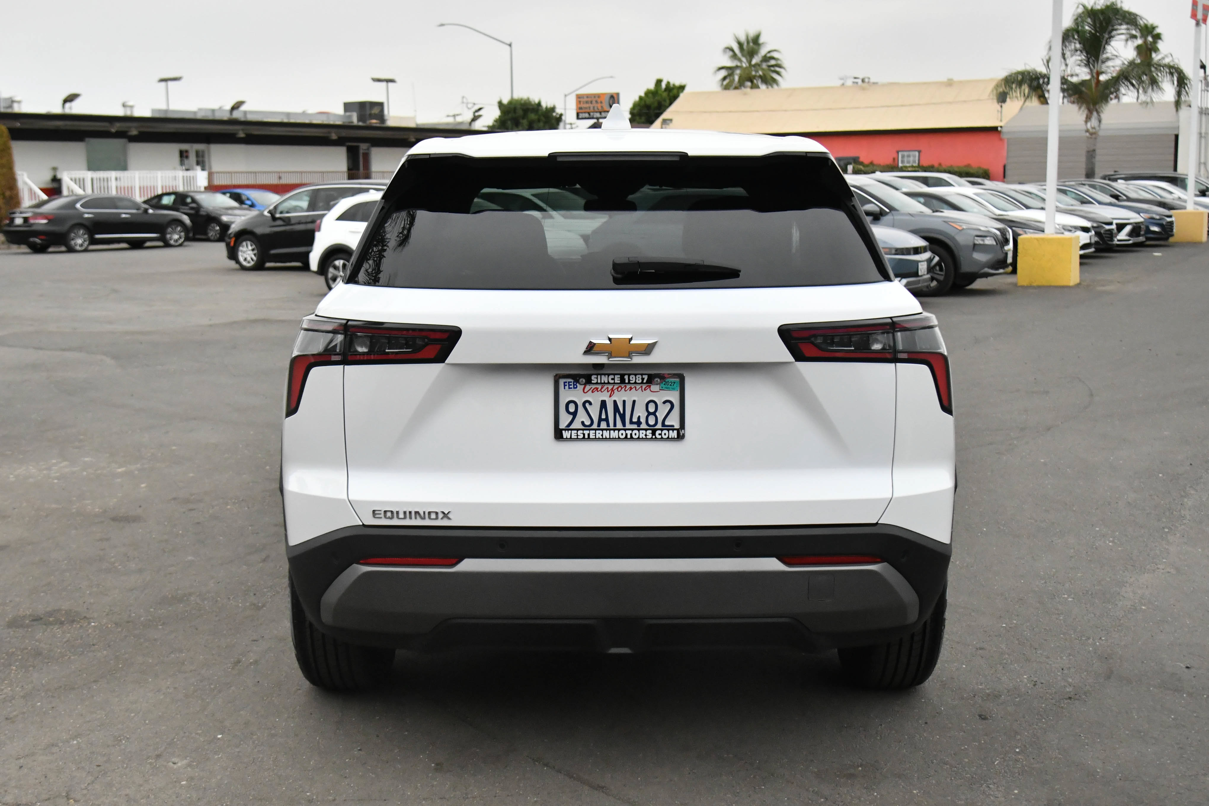 Used 2025 Chevrolet Equinox LT FWD image 7