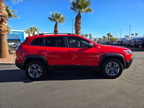 Used 2019 Jeep Cherokee Trailhawk image 7