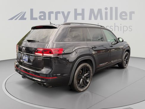 Used 2023 Volkswagen Atlas SEL R-Line AWD/4WD image 5