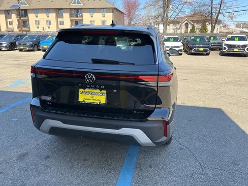 New 2026 Volkswagen Tiguan SE AWD/4WD image 11