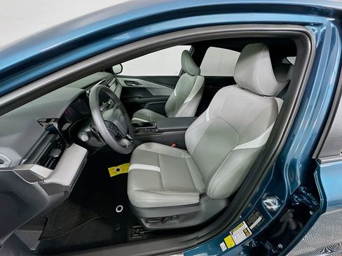 Certified 2026 Toyota Camry SE w/ Convenience Package FWD image 21