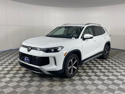 Used 2025 Volkswagen Tiguan SE