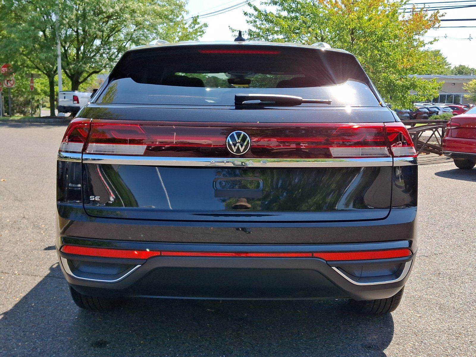 Certified 2024 Volkswagen Atlas Cross Sport SE FWD image 5