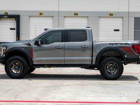 Used 2025 Ford F150 Raptor w/ Equipment Group 803A Raptor R AWD/4WD image 7