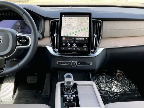 New 2026 Volvo XC90 B6 Plus w/ Protection Package Premier image 9