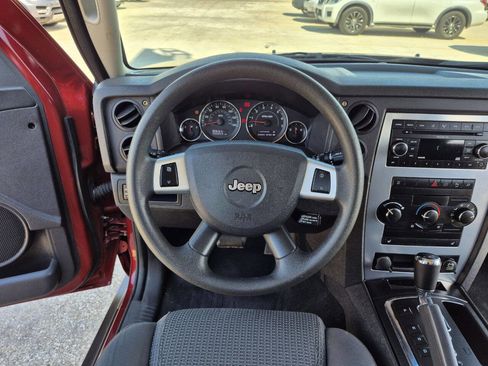 Used 2008 Jeep Commander Sport RWD image 21