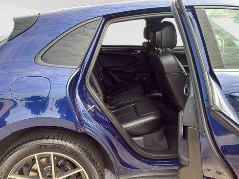 Used 2022 Porsche Macan AWD/4WD image 16