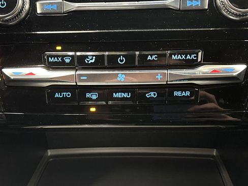 Used 2023 Ford Explorer Limited image 21