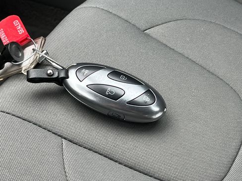 Used 2025 Hyundai Elantra SEL image 21