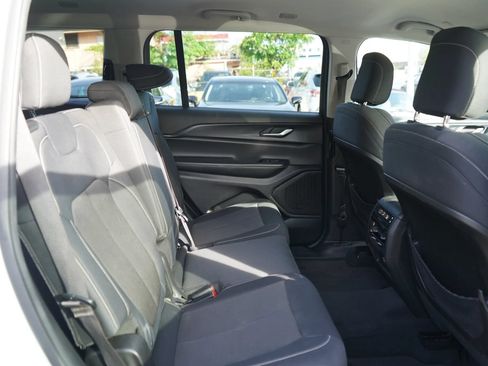Used 2023 Jeep Grand Cherokee L Laredo RWD image 21
