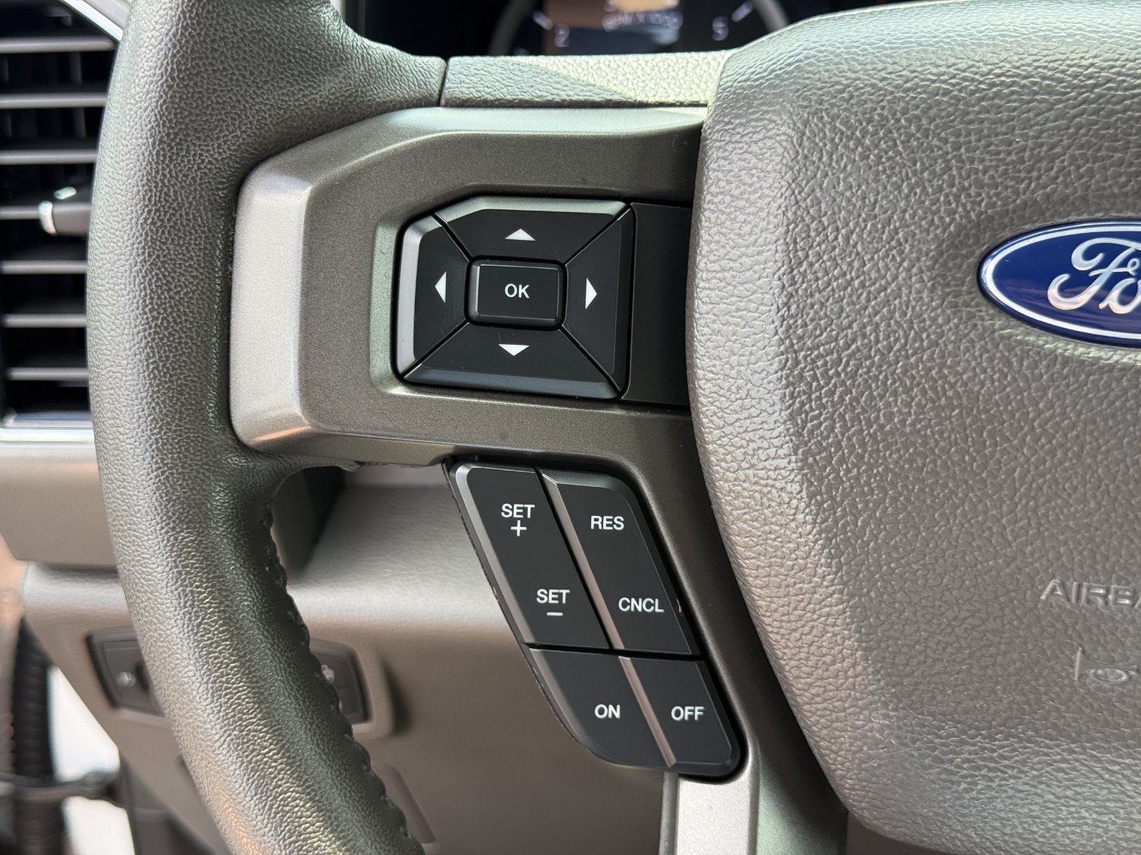 Used 2020 Ford Expedition XLT RWD image 35