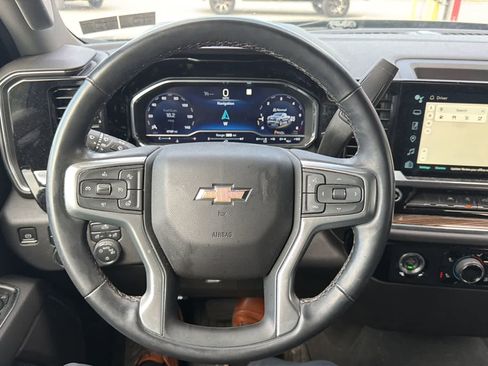 Used 2023 Chevrolet Silverado 1500 LT AWD/4WD image 10