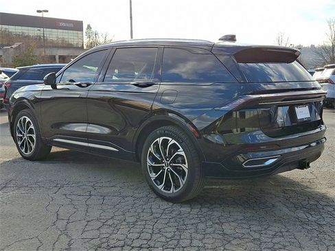 Used 2024 Lincoln Nautilus Reserve w/ Equipment Group 202A image 4