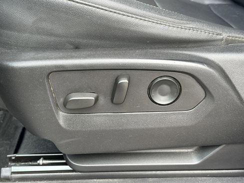 Used 2022 GMC Sierra 1500 SLT w/ SLT Convenience Package image 16