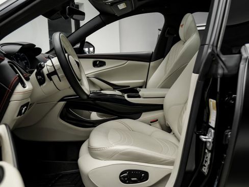 Used 2023 Aston Martin DBX 707 AWD/4WD image 10