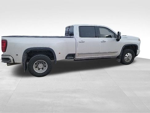 Used 2024 Chevrolet Silverado 3500 High Country w/ High Country Premium Package image 18