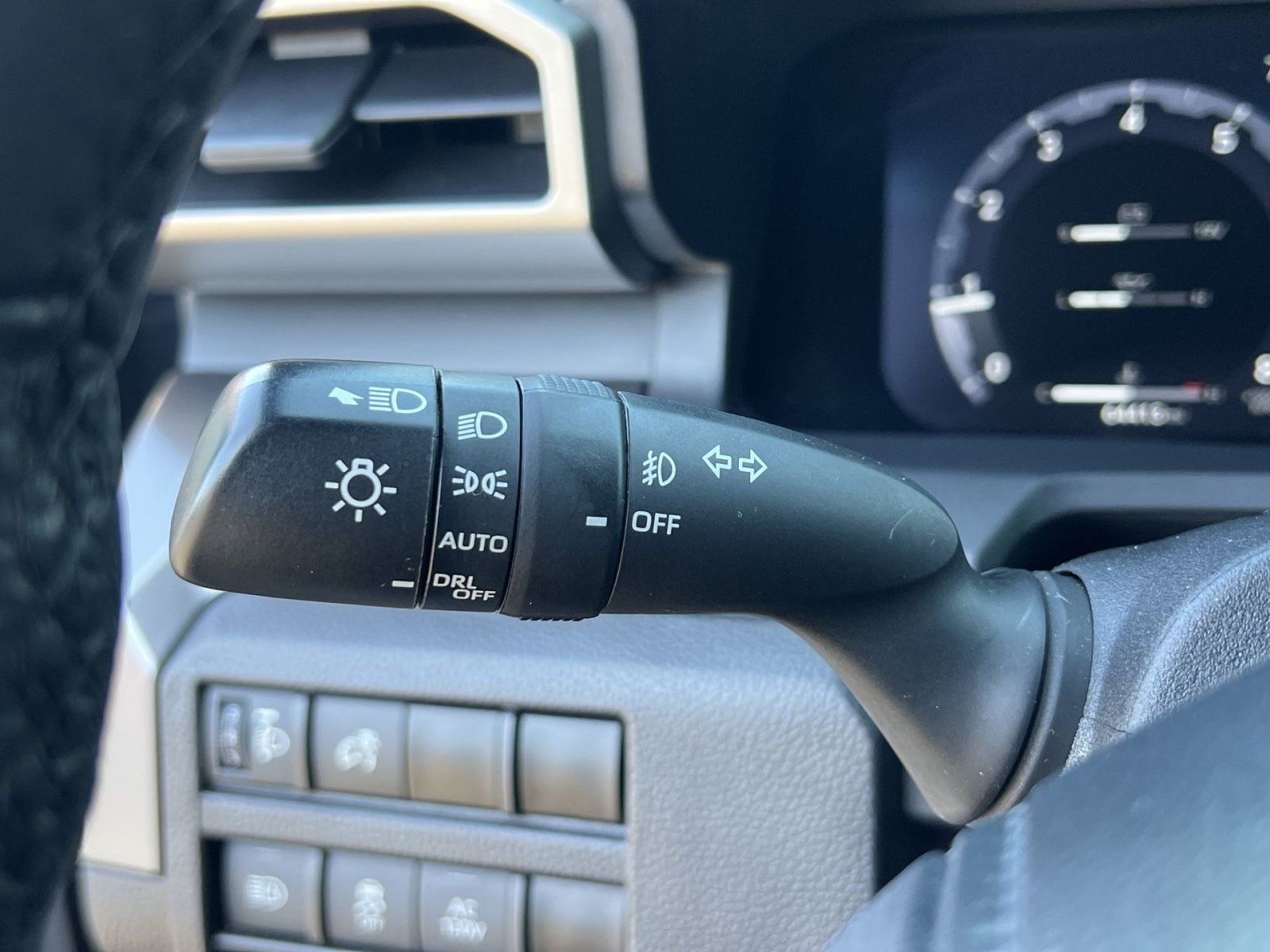 Used 2024 Toyota Tacoma TRD Sport AWD/4WD image 34