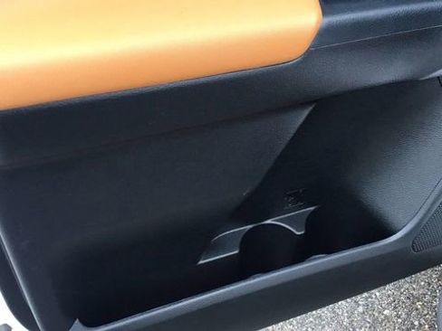 Used 2016 Toyota Tacoma SR5 image 13