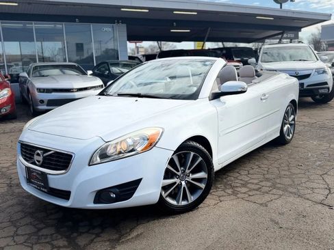 Used 2011 Volvo C70 T5 image 1
