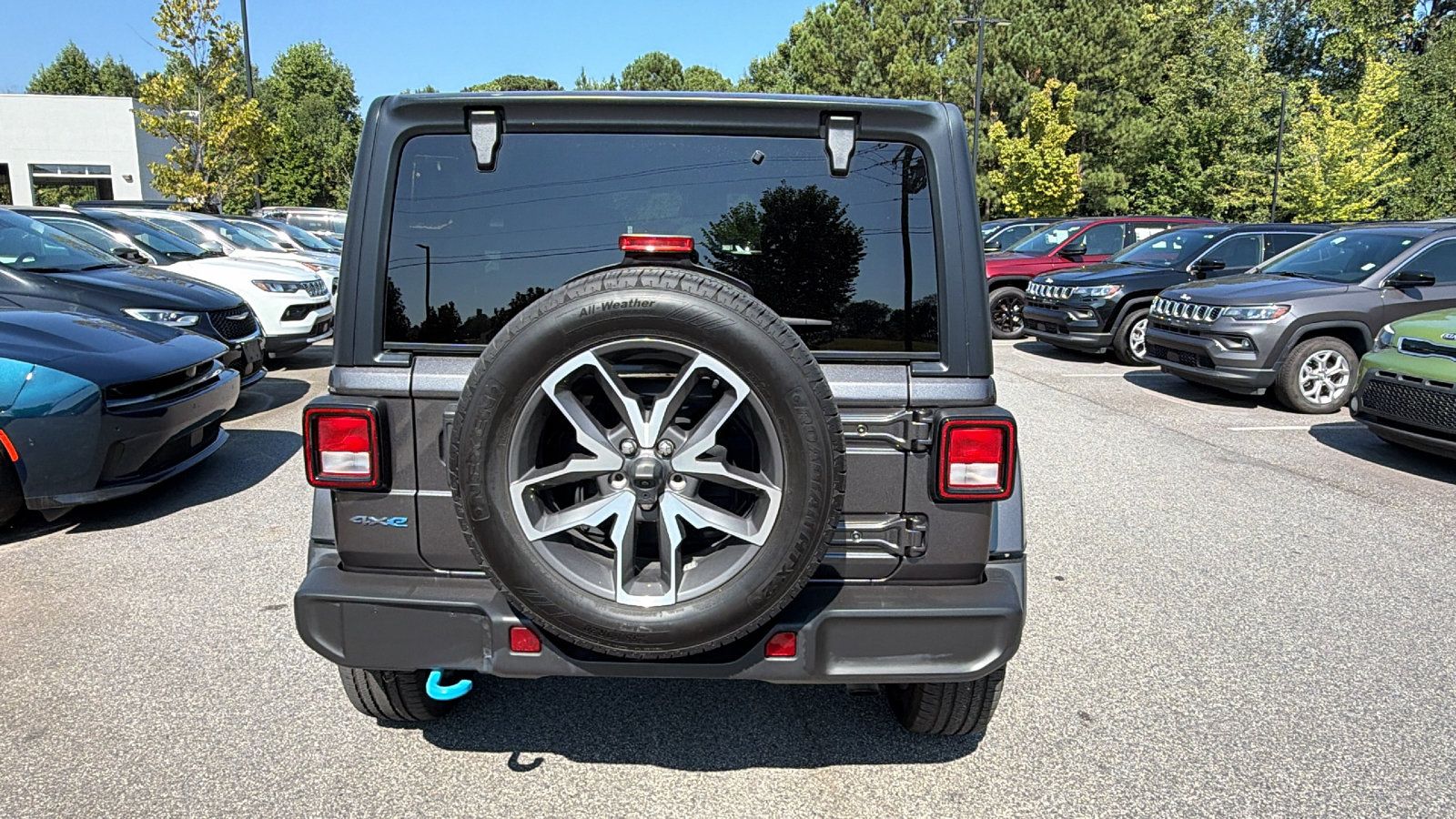 Used 2024 Jeep Wrangler Unlimited AWD/4WD image 9