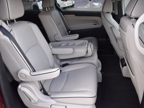 Used 2025 Honda Odyssey Touring image 18
