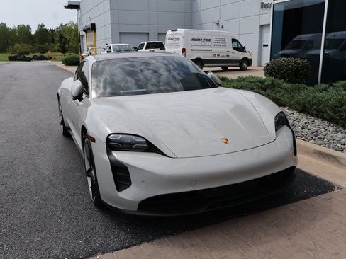 Used 2022 Porsche Taycan 4S AWD/4WD image 2