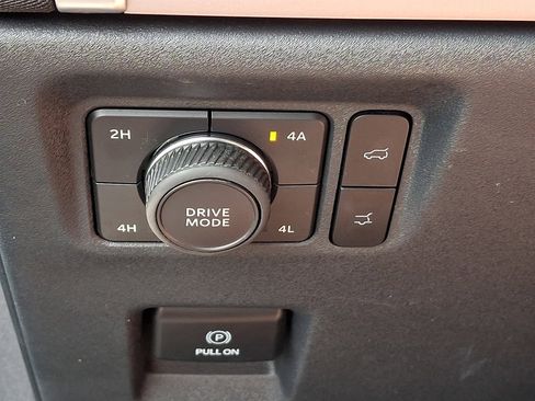 Certified 2025 Ford Expedition Active AWD/4WD image 28