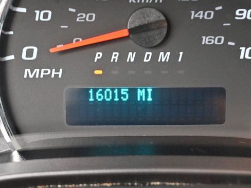 Used 2024 Chevrolet Express 2500 w/ Driver Convenience Package RWD image 21