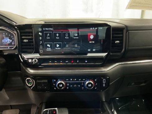 Used 2024 GMC Sierra 1500 SLT w/ SLT Premium Plus Package AWD/4WD image 17