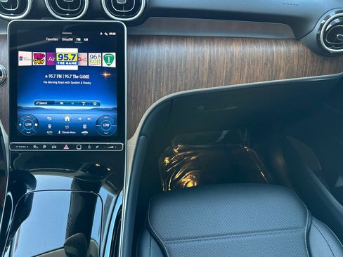 Certified 2025 Mercedes-Benz GLC 350e 4MATIC image 32