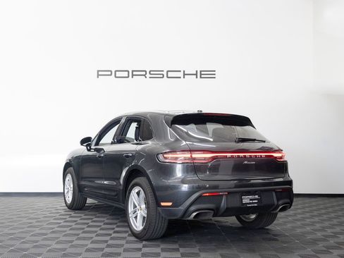 Certified 2025 Porsche Macan AWD/4WD image 3