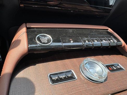 New 2025 Lincoln Navigator L Reserve image 17