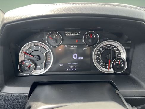 Used 2016 RAM 3500 Laramie image 11