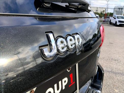 Used 2015 Jeep Grand Cherokee Limited RWD image 9