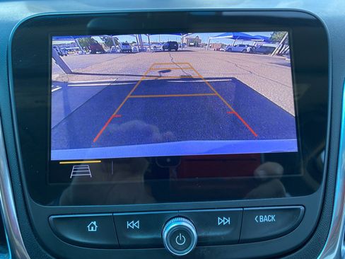 Used 2020 Chevrolet Equinox LT FWD image 14