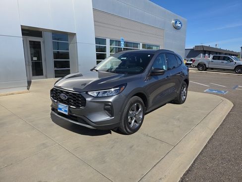 Certified 2025 Ford Escape ST-Line AWD/4WD image 1