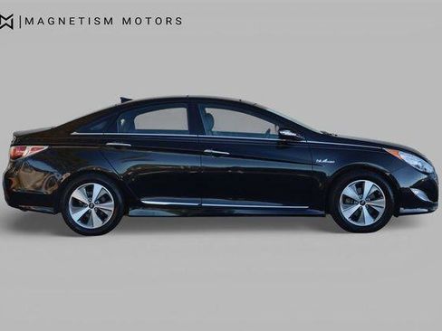 Used 2012 Hyundai Sonata Hybrid w/ Ultimate Pkg FWD image 3