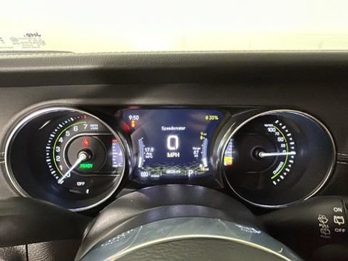 Used 2023 Jeep Wrangler Unlimited Sahara w/ Cold Weather Group AWD/4WD image 17