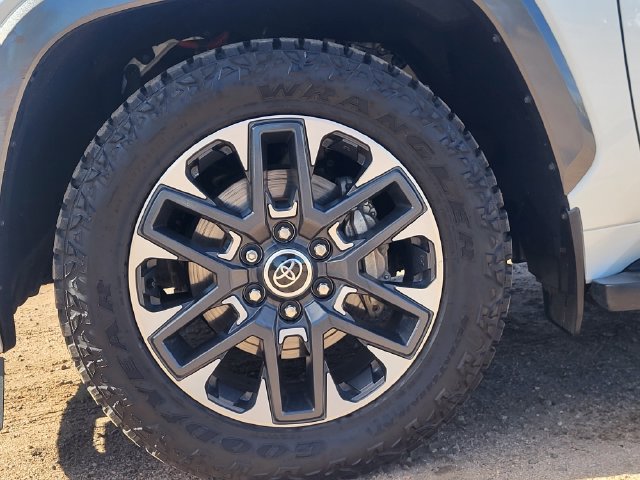 Used 2023 Toyota Sequoia Limited AWD/4WD image 9