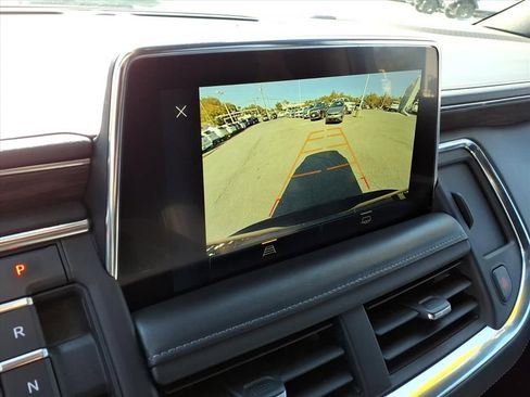 Used 2023 Chevrolet Suburban LT image 24