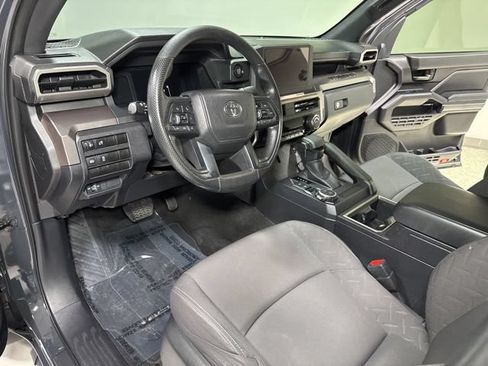 Used 2025 Toyota Tacoma SR5 AWD/4WD image 10