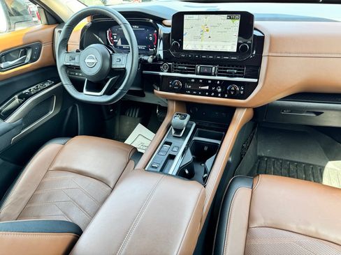 Used 2024 Nissan Pathfinder Platinum w/ Cargo Package FWD image 12