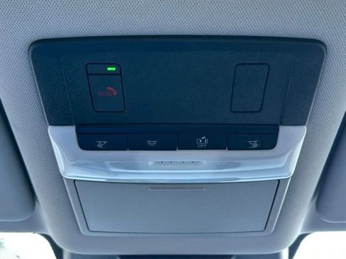 Used 2021 Nissan Rogue SV image 36