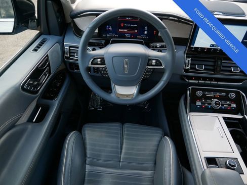Used 2024 Lincoln Navigator Black Label image 12