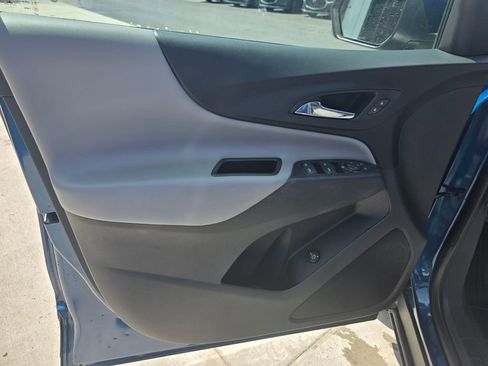 Used 2021 Chevrolet Equinox LT AWD/4WD image 11