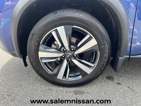 Used 2023 Nissan Rogue SL AWD/4WD image 32